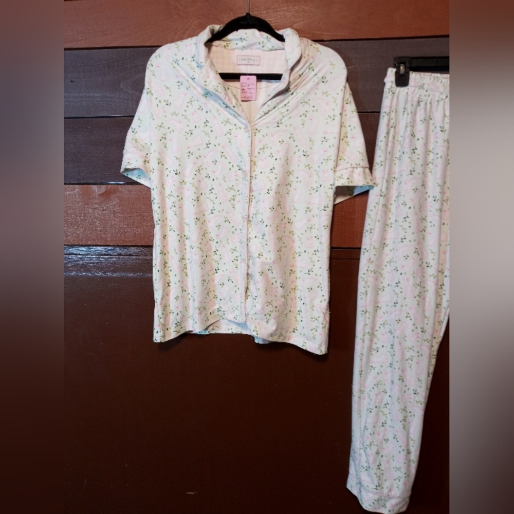 Sweet Honey Medium green With Bunnies Top With Matching pants - Picture 5 of 9